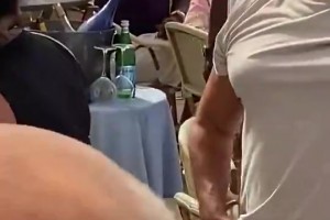 经典啊！现场DJ认出了乔丹，直接播放老公牛的BGM！